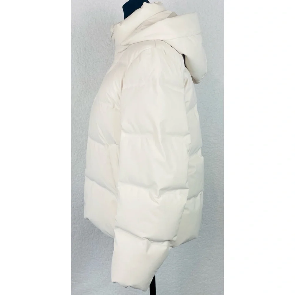 UNIQLO • Cream Seamless Hooded Down Puffer Jacket, XS - Picture 4 of 16